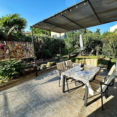 Cute Apartment In Rijeka Near Beach With Parking Exterior foto